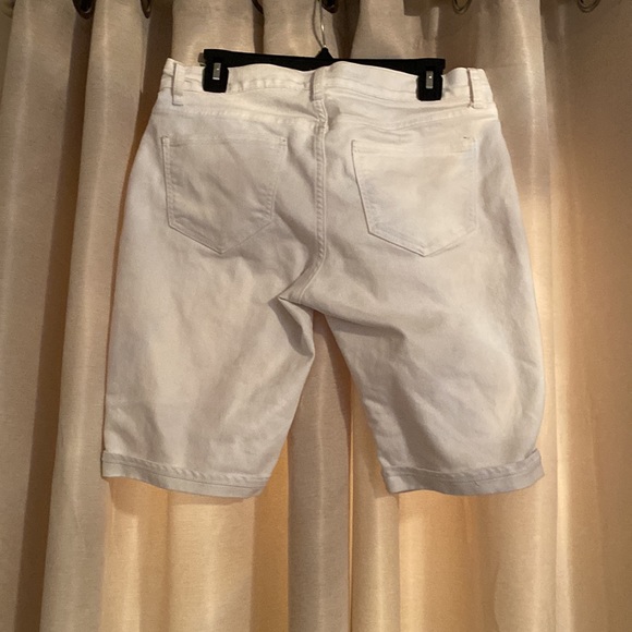 Old Navy SweetHeart Denim Shorts - Picture 4 of 5